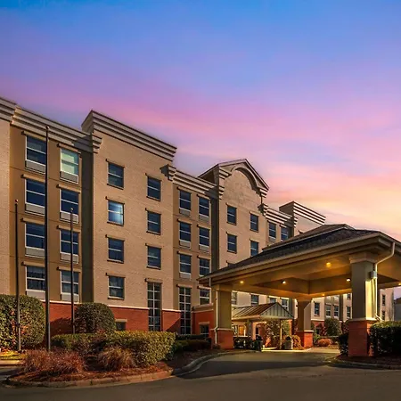 Comfort Suites Near Birkdale Village- Huntersville